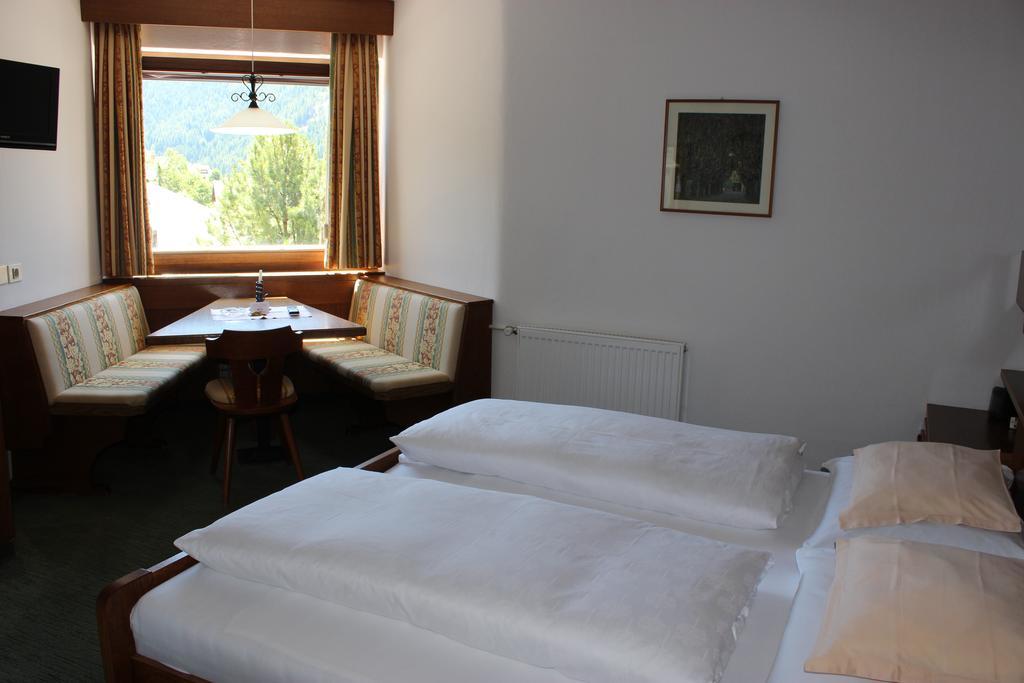 Villa Luise Ορτιζέι Δωμάτιο φωτογραφία